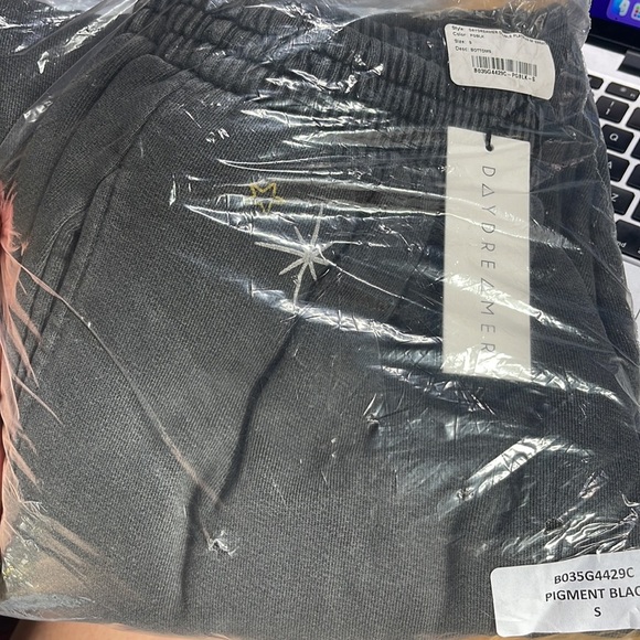 NWT Daydreamer LA Daydreamer Double Platinum Boyfriend Sweatpant - Picture 2 of 2